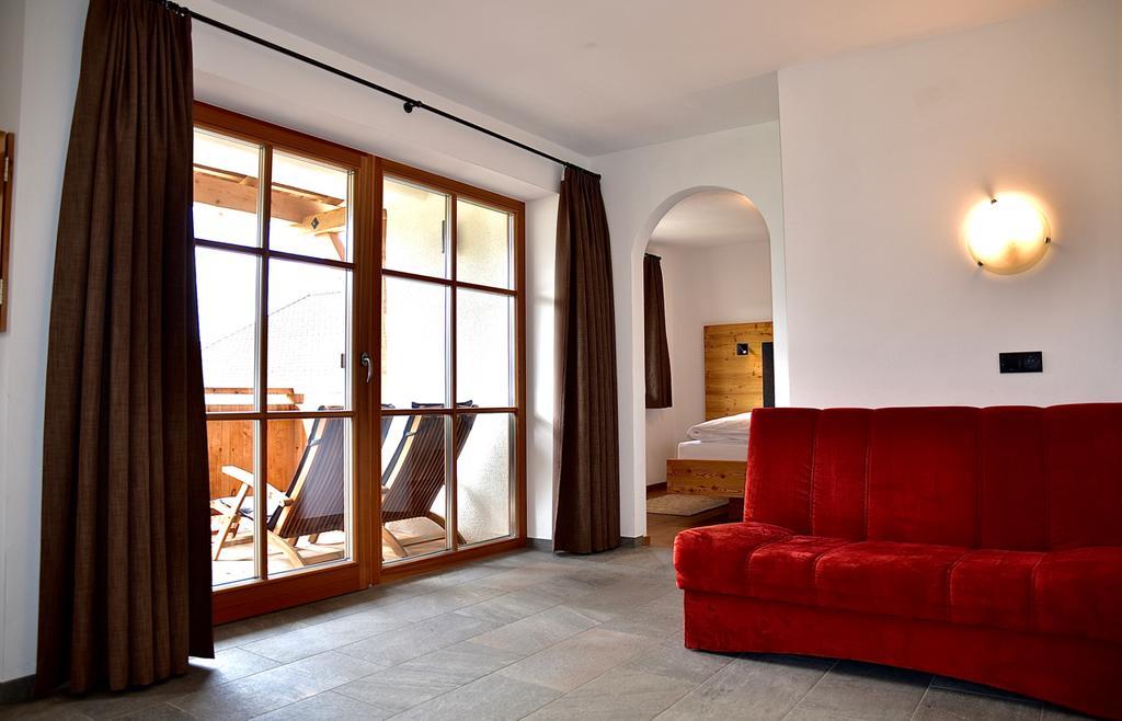 Putzerhof Aparthotel Funes  Exterior photo
